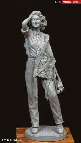 LIFE MINIATURES Attagirl 1/12 レジンキット Attagirl - WW2 British ATA pilot (1/16 scale) | life-miniatures