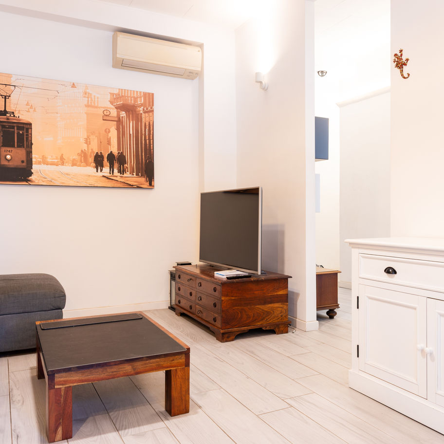 salotto con mobile tv vista laterale