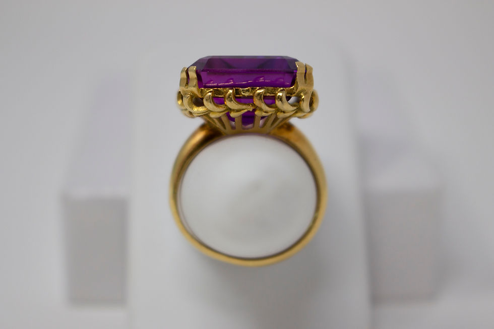 Thumbnail: 18k Gold Synthetic Color Change Sapphire Ring