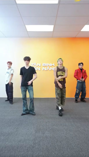 Beautiful Girl ( Show It All ver.)