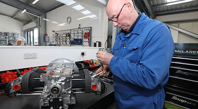 Final inspection of an Aircooled engine