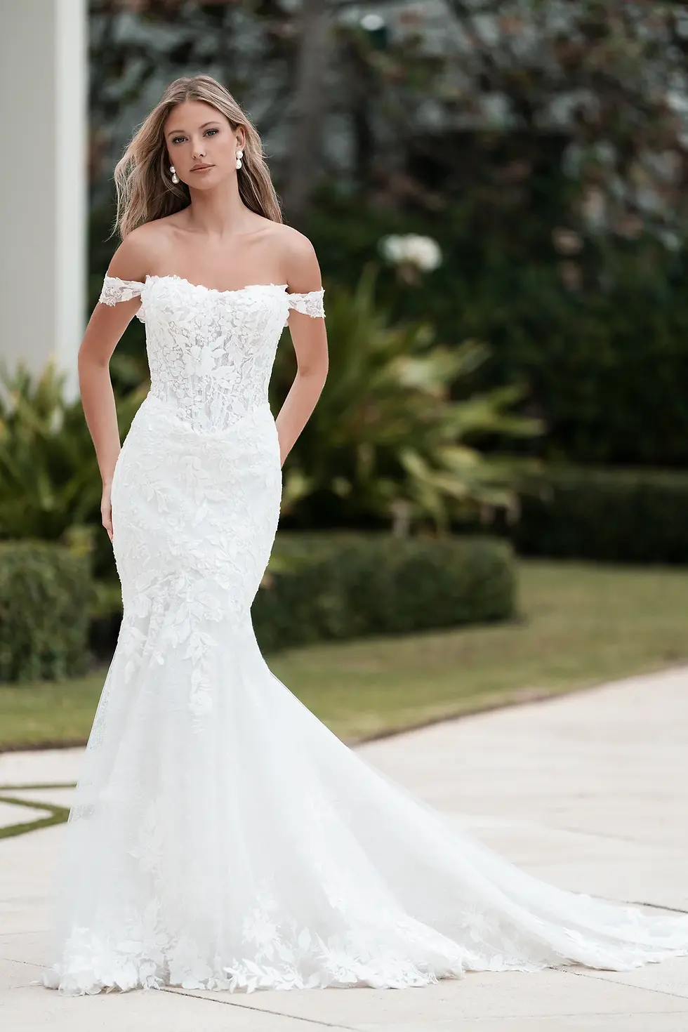Thumbnail: Allure Bridals - A1351