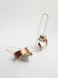 Çağdaş mücevher, Silindir küpe, altın küpe, altın ve gümüş küpe, tasarım altın küpe, özel tasarım altın küpe, Toz design, galeri santim, çağdaş mücevher galerisi, istanbul, Nişantaşı, türkiye, modern takı, modern mücevher, altın takı, altın tasarımlar, özgün tasarım küpe, istanbul, Nişantaşı, Türkiye, Contemporary jewellery, Cylinder, earring, gold earrings, gold and silver earrings design gold earrings, special design gold earrings, Toz design, gallery santim, contemporary jewelery gallery, Istanbul, Nişantaşı, Turkey, modern jewellery, modern jewellery, gold jewellery, gold designs, original design earrings, Istanbul, Nişantaşı, Turkey,