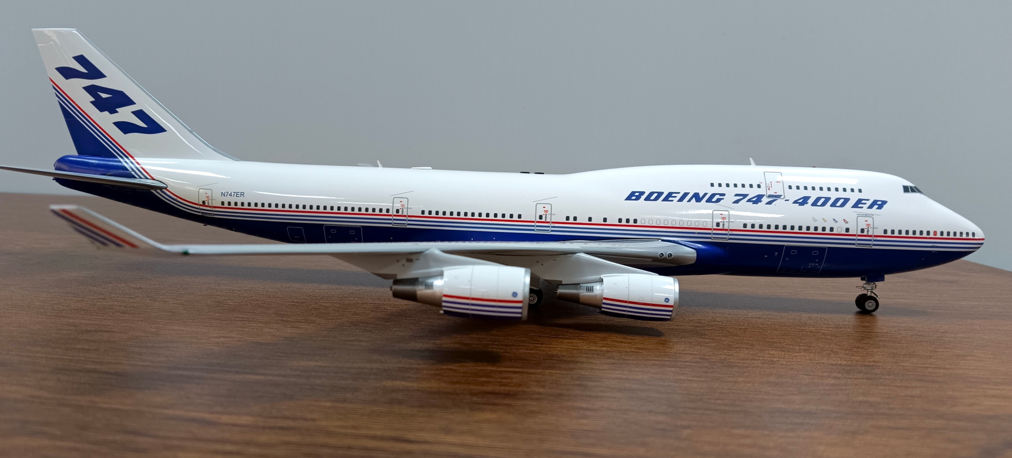1:200 Alloy Boeing 747-400 House Colour Model by DiecastPlaneMaster