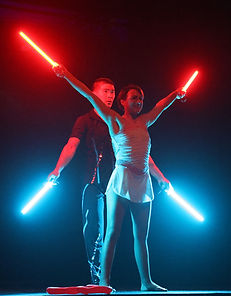 mariage wedding acrobates spectacles numéro animation spectacle lumineux led acrobatique duo lyodji cie nice monaco cannes