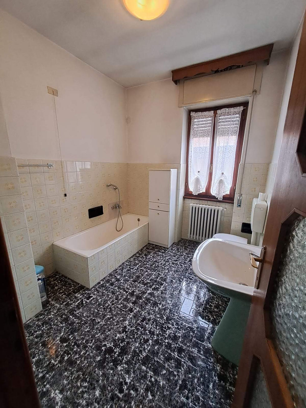 Miniatura: CASA INDIPENDENTE CON GIARDINO PRIVATO