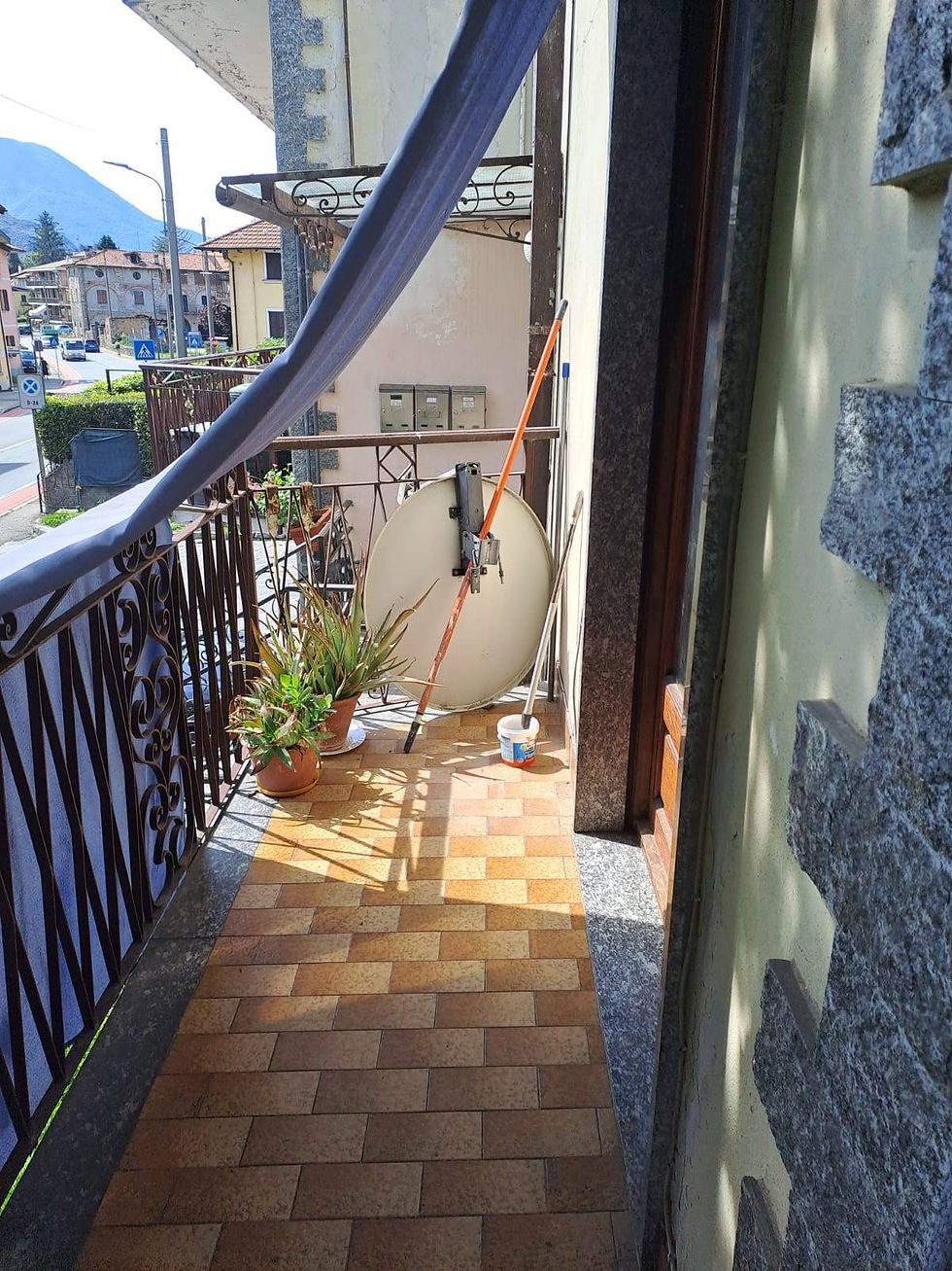 Miniatura: TRILOCALE CON AUTORIMESSA E CANTINA