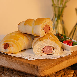 HOT DOG ROLL