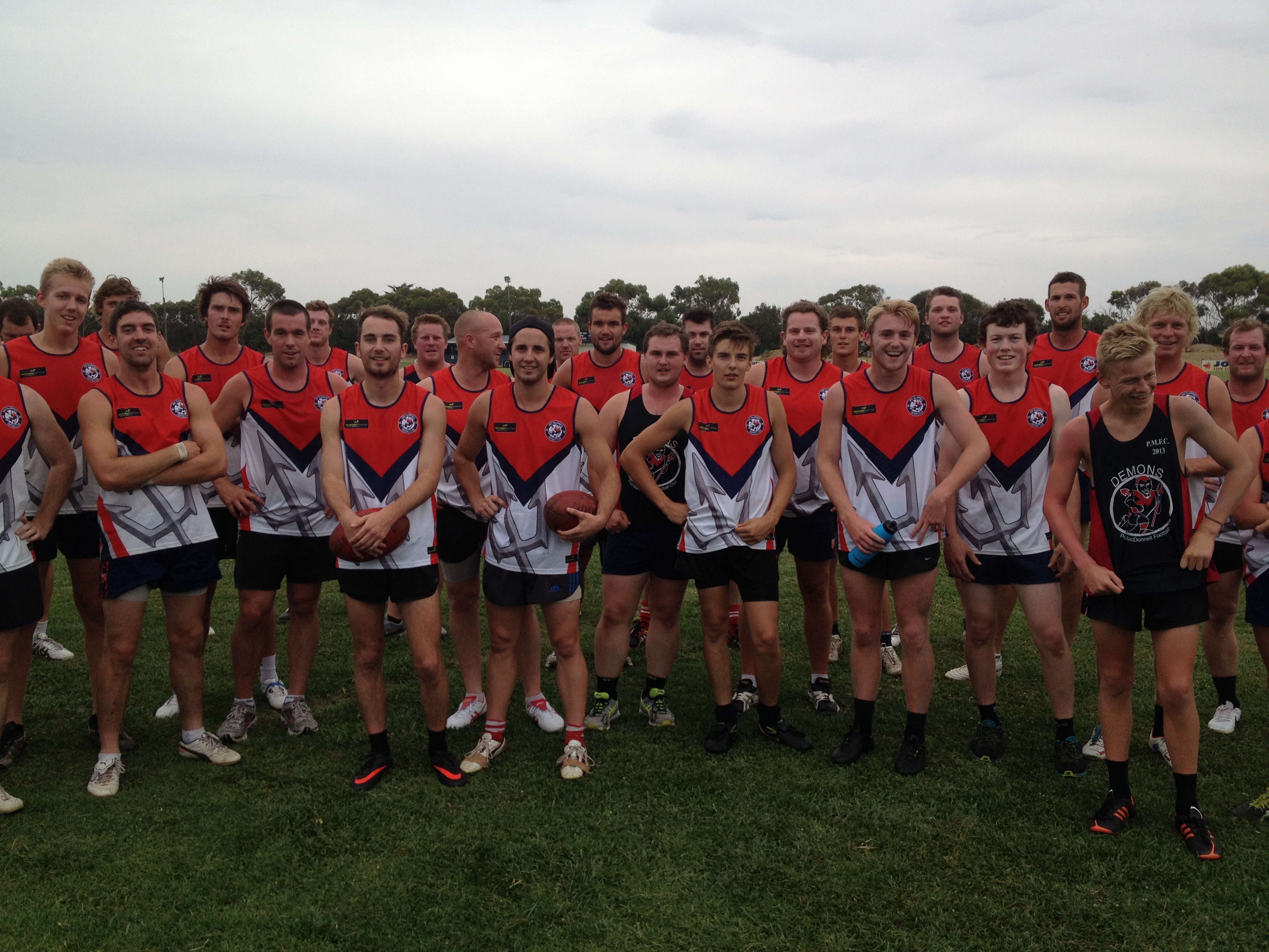 Pt MacDonnell FC Pre-Season Singlets
