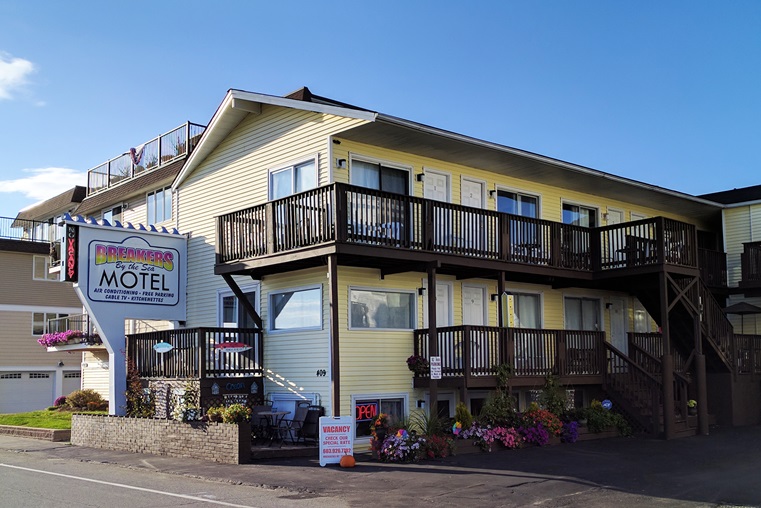 Breakers by the Sea Hotel Hampton Beach NH