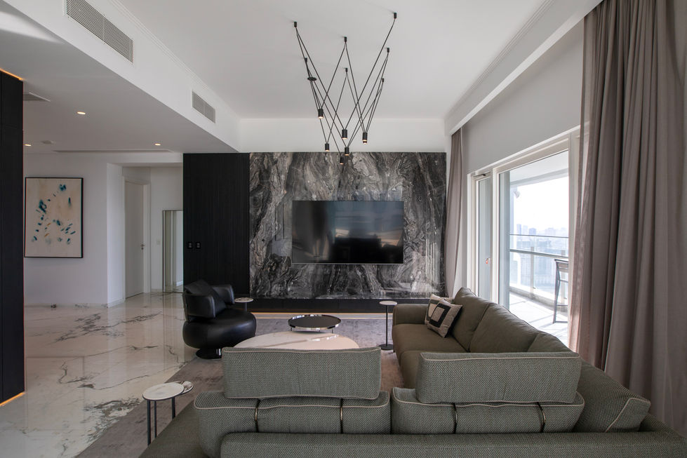 2. CARMONT Alvear Tower 28 Living 8