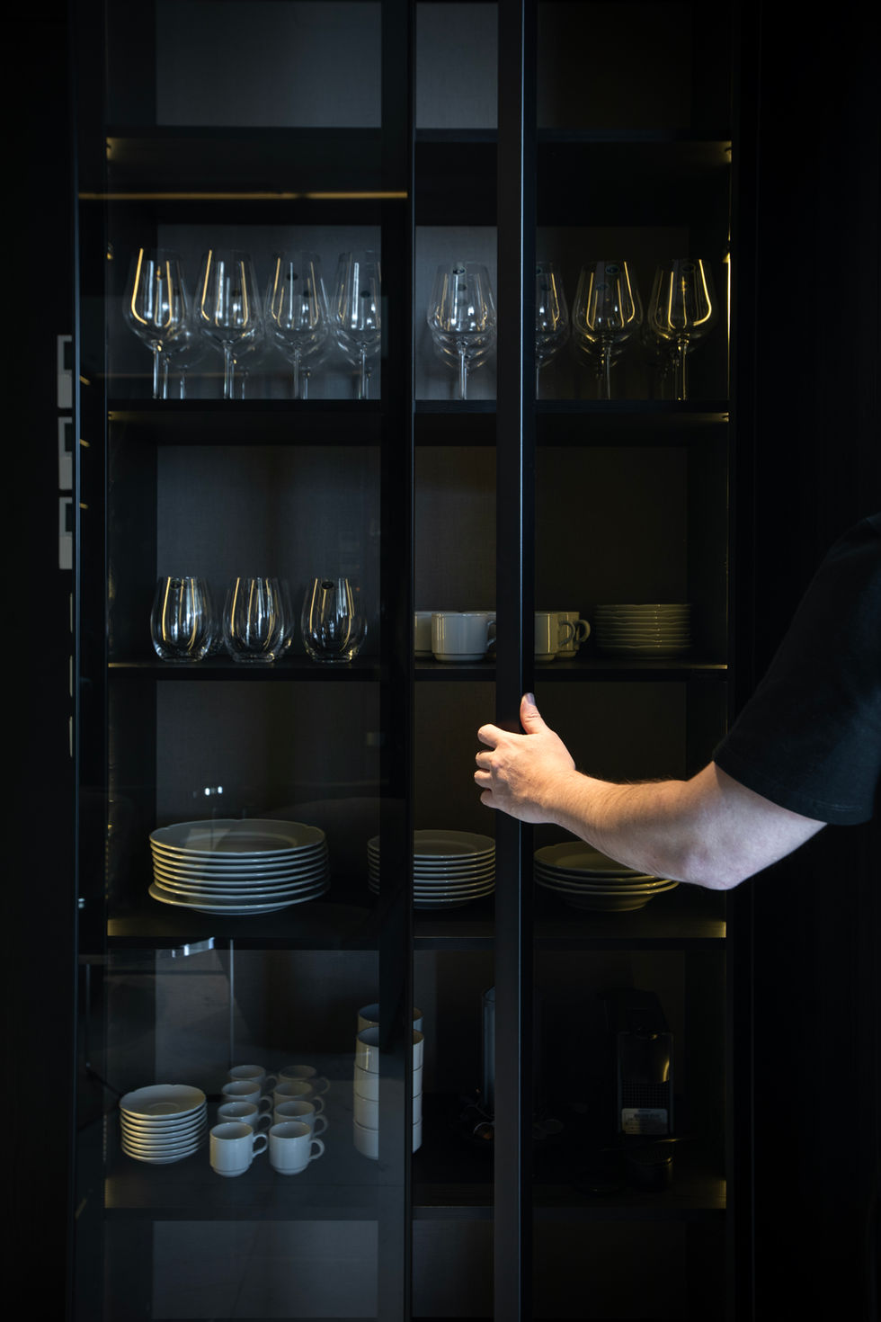 4. CARMONT Alvear Tower 28 Bar 12