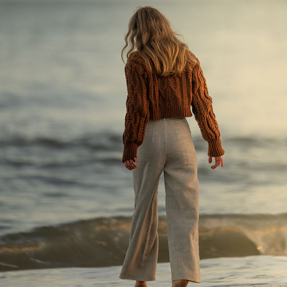 Wearing Linen Clothes in Winter: A Cozy, Stylish Guide Wearing Linen Clothes in Winter: A Cozy, Stylish Guide