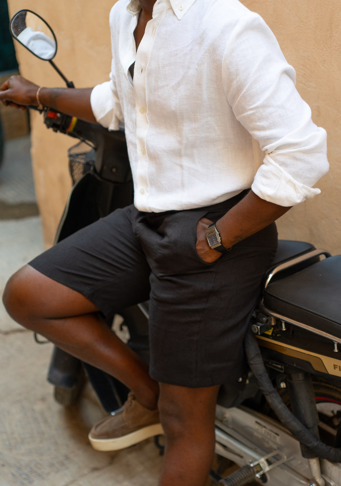 classic linen men's shorts with pockets