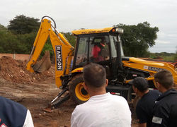 Curso de Retroescavadeira