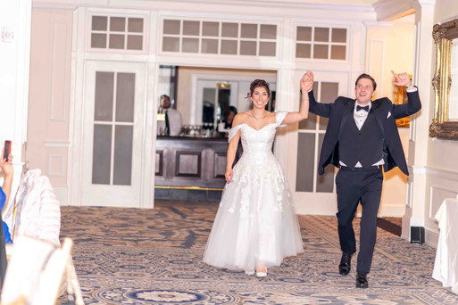 Documentary Style Wedding Photography at Trump National Golf Club in Washington DC by Virginia Wedding Photographer and Washington DC Wedding Photographer Emily Farewell