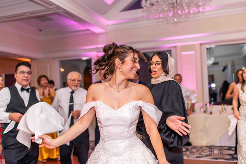 Documentary Style Wedding Photography at Trump National Golf Club in Washington DC by Virginia Wedding Photographer and Washington DC Wedding Photographer Emily Farewell