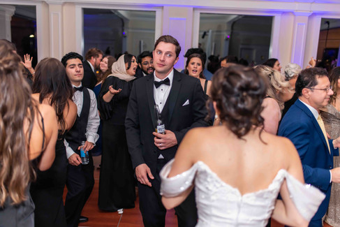 Documentary Style Wedding Photography at Trump National Golf Club in Washington DC by Virginia Wedding Photographer and Washington DC Wedding Photographer Emily Farewell