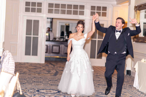 Documentary Style Wedding Photography at Trump National Golf Club in Washington DC by Virginia Wedding Photographer and Washington DC Wedding Photographer Emily Farewell