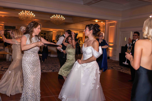 Documentary Style Wedding Photography at Trump National Golf Club in Washington DC by Virginia Wedding Photographer and Washington DC Wedding Photographer Emily Farewell