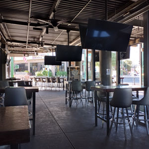 Restaurant and Open-Air Dining