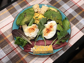 Plate - Breakfast - Eggs benedict, bacon