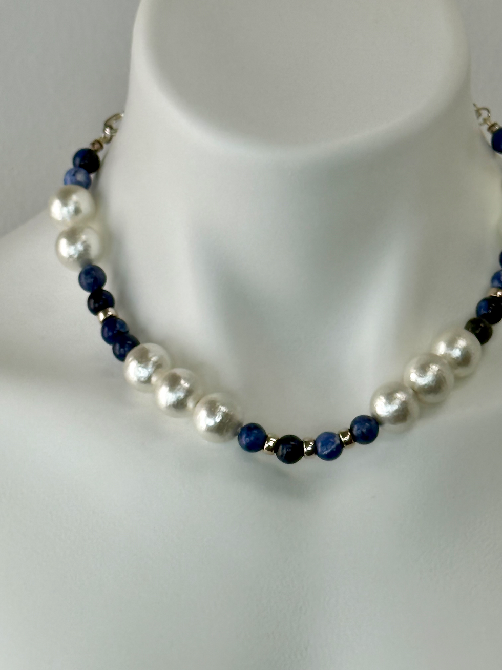 Thumbnail: Sodalite and Cotton Pearls necklace 