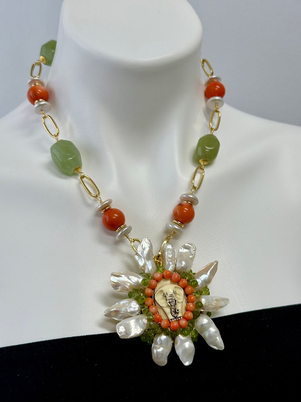 Thumbnail: Sunburst Pendant Pearl bold necklace 