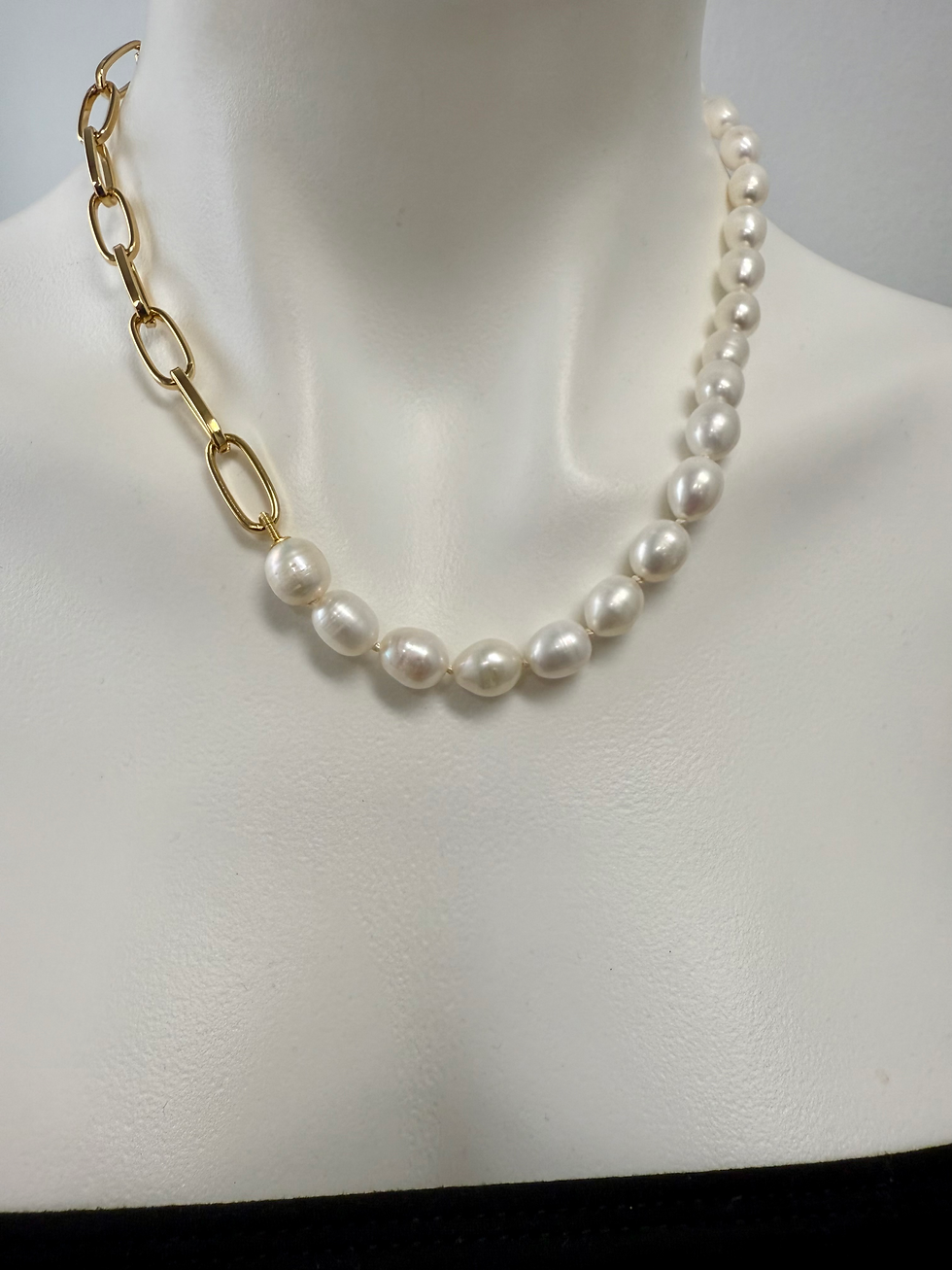 Thumbnail: Pearls an Paperclip chain necklace