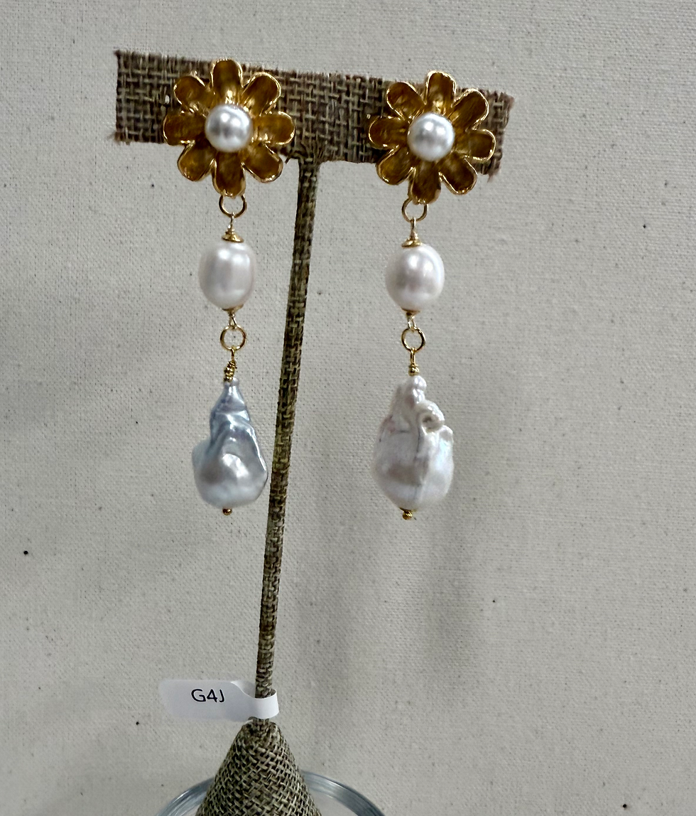 Thumbnail: Flower dangle earrings with Baroque Pearl