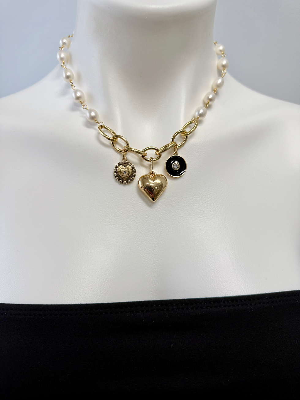 Thumbnail: Pearls and trio charm necklace 