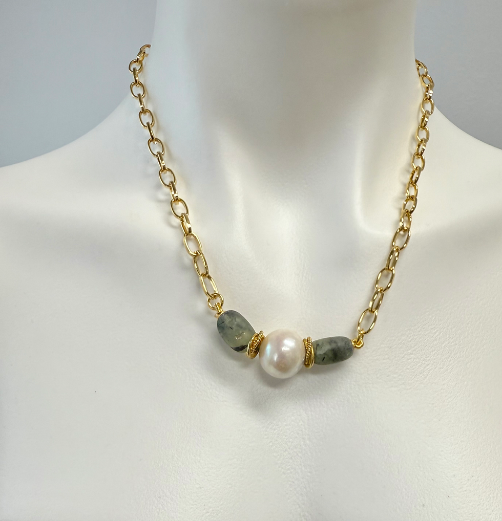Thumbnail: Emerald and Pearl chain necklace 