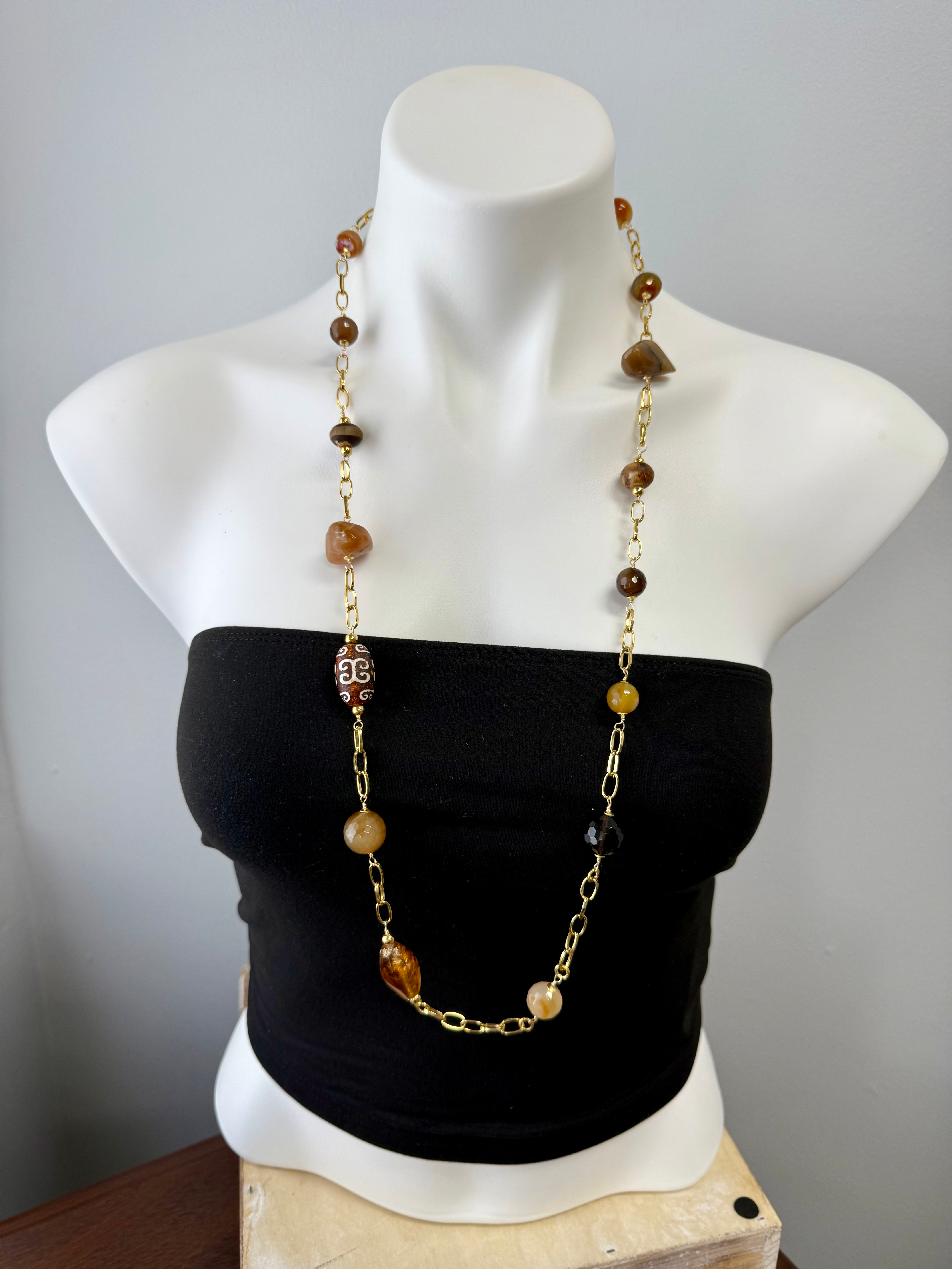 Multi-gemstones and chain necklace
