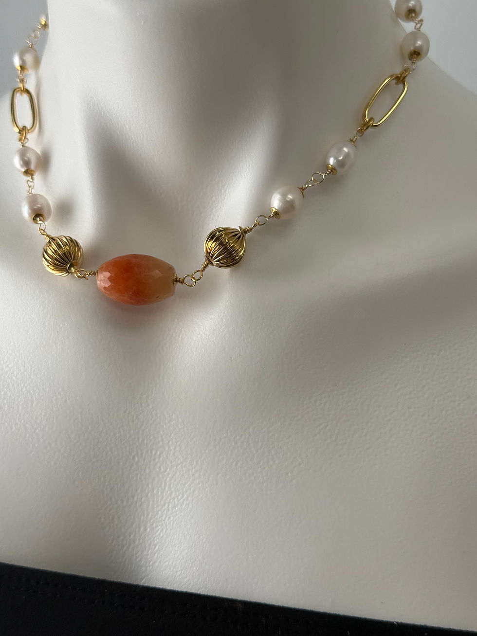 Thumbnail: Carnelian and freshwater Pearls statement necklace 