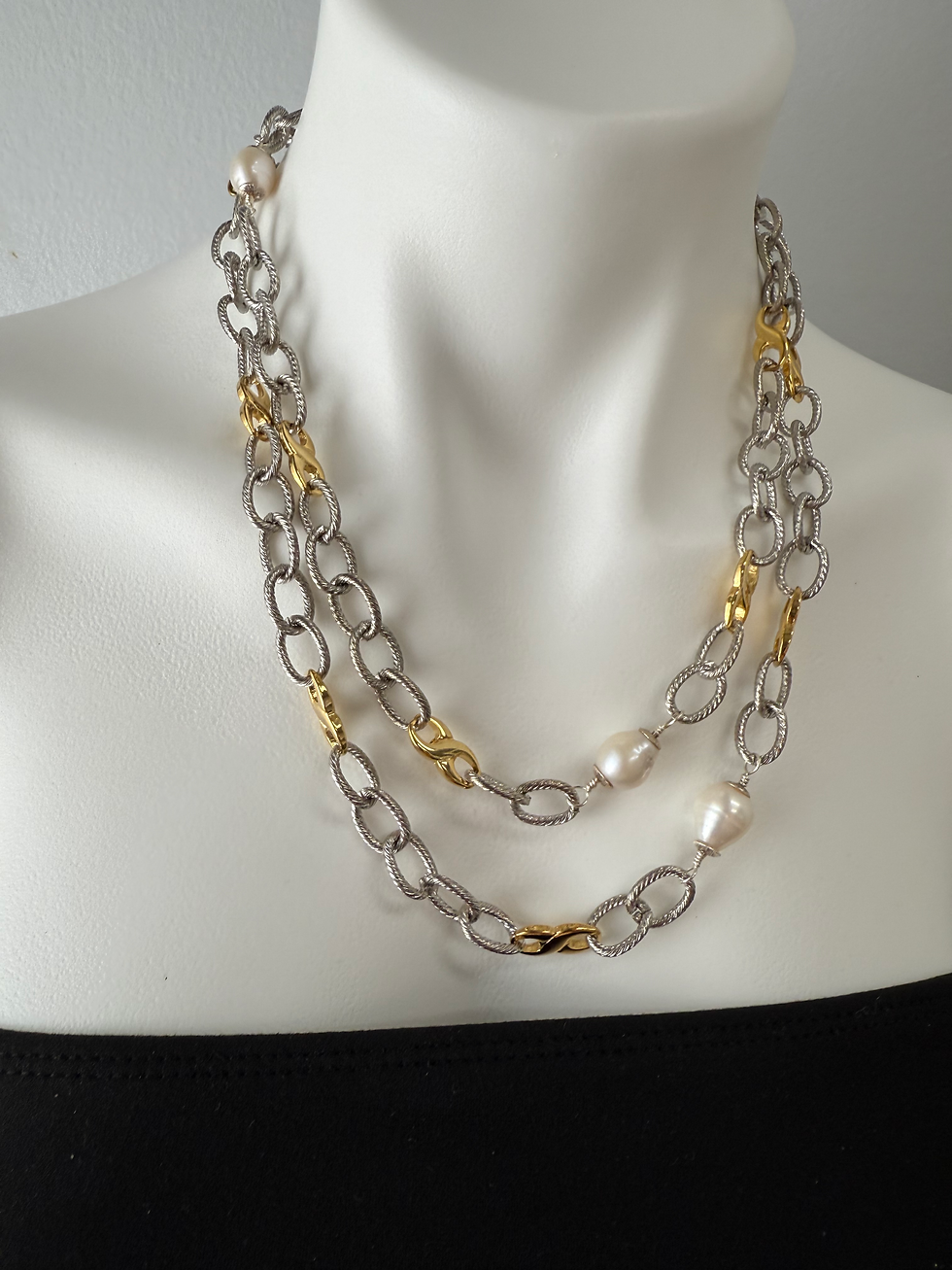 Thumbnail: Silver chain with gold accents and Pearls 