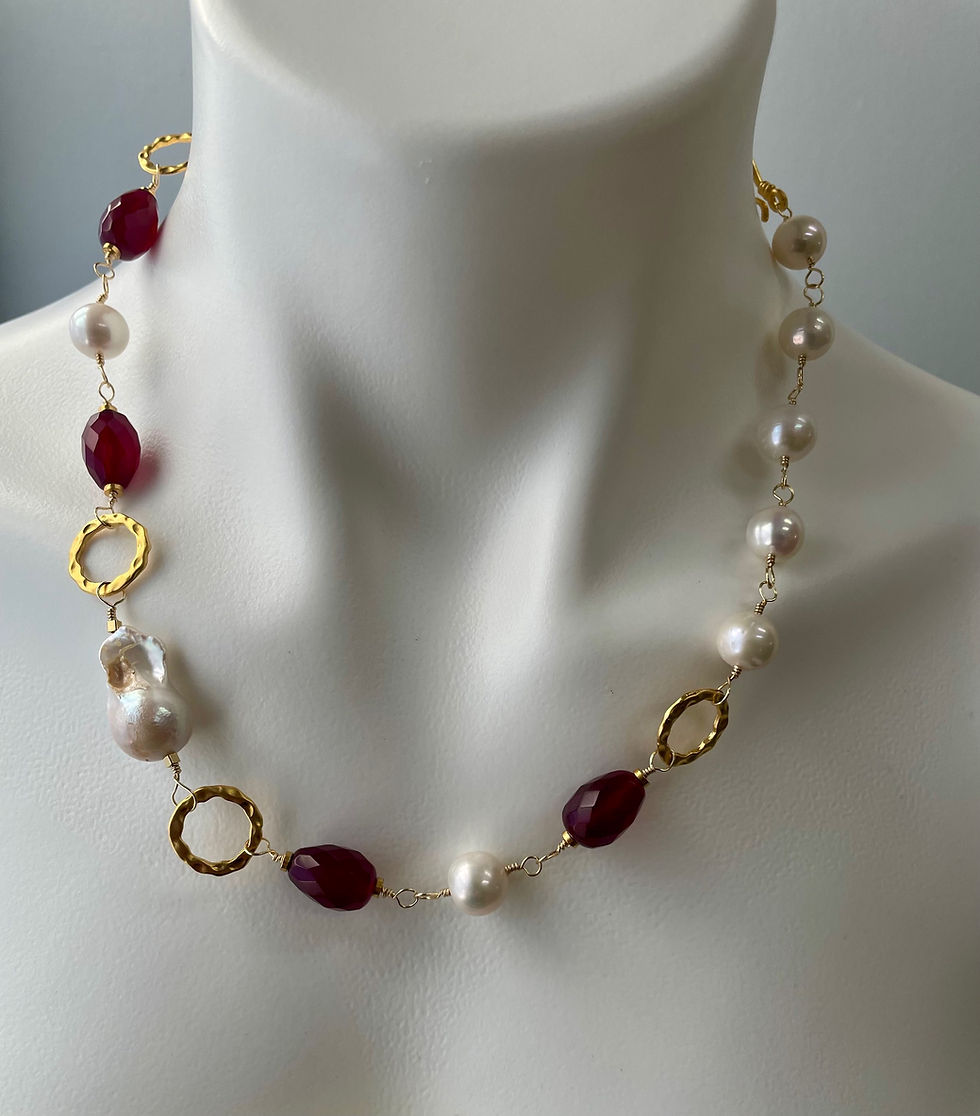 Thumbnail: Garnet and pearl necklace with Baroque Pearl 