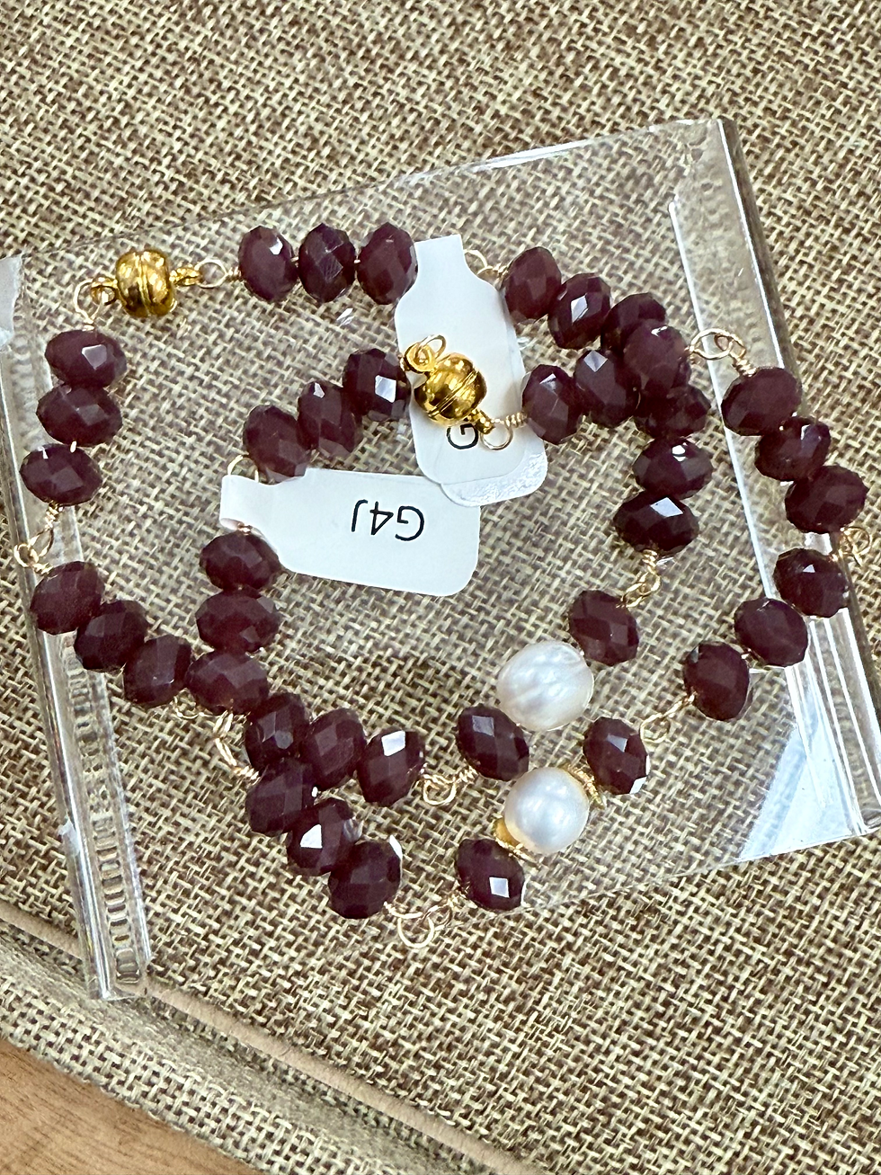 Thumbnail: Garnet and Pearl bracelet 