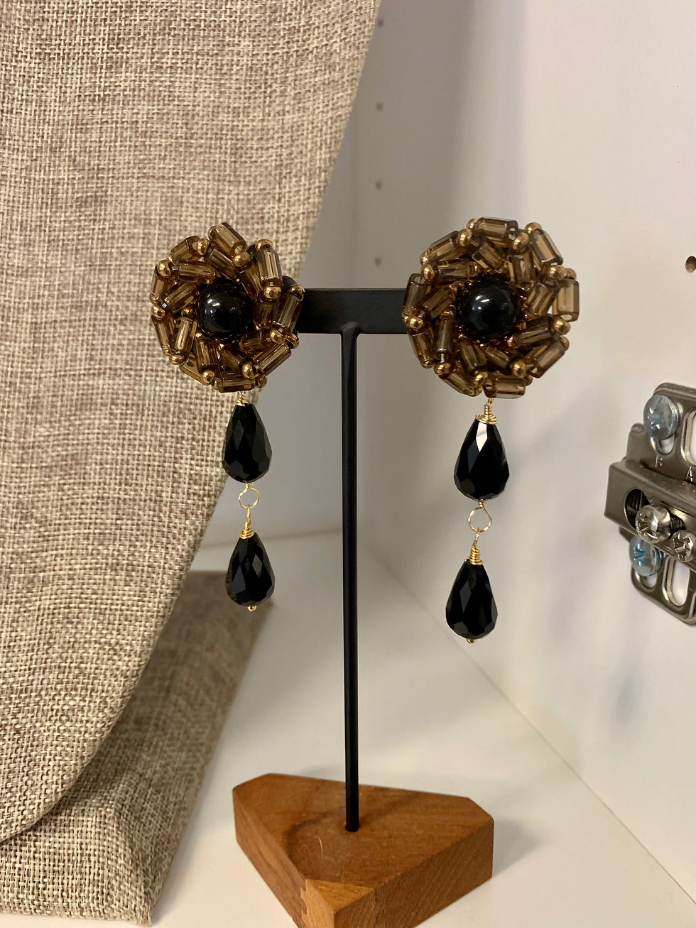 Thumbnail: Clío on bold and beautiful earrings