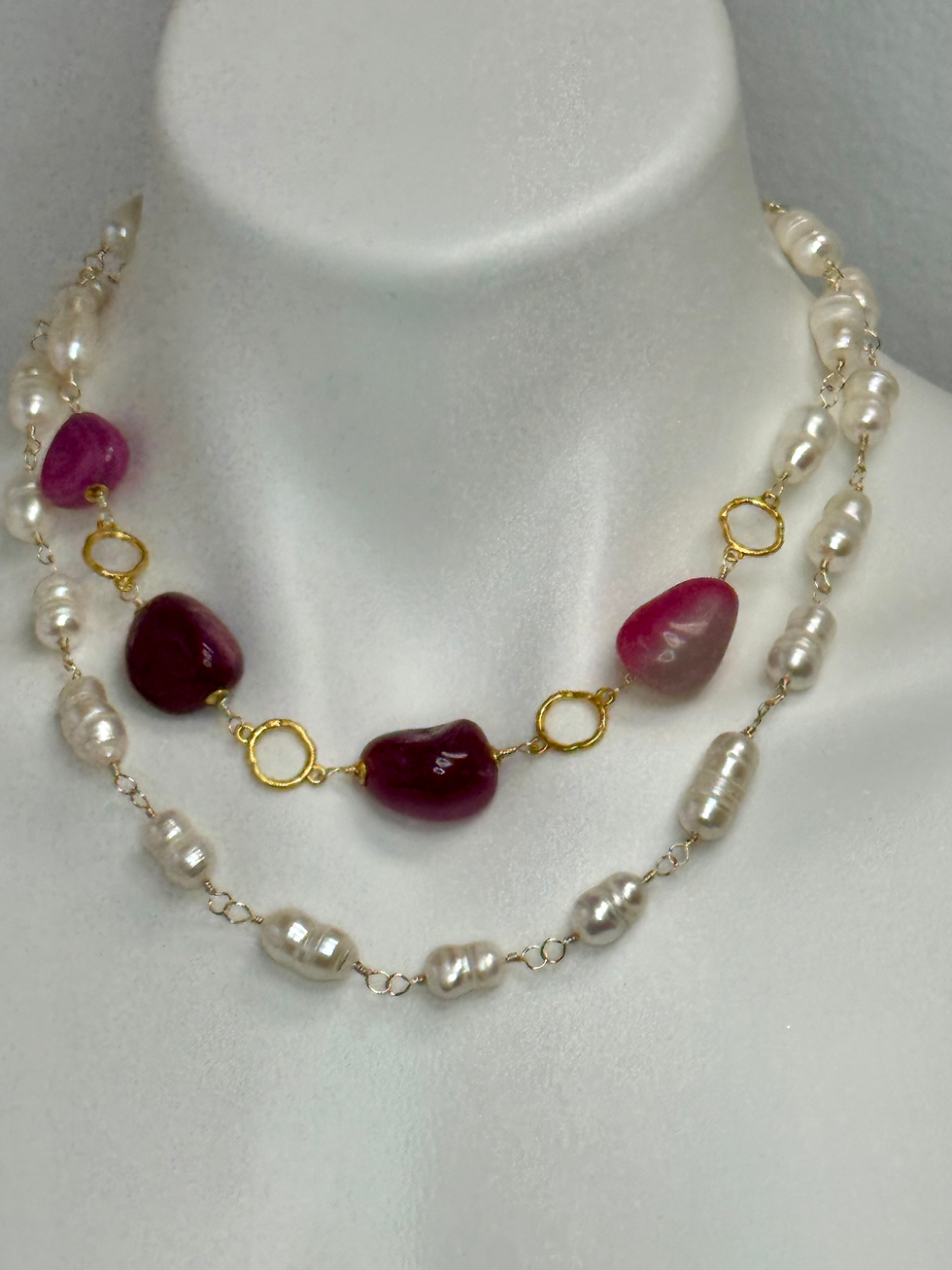 Thumbnail: Pearls and Fuchsia Agate long necklace 