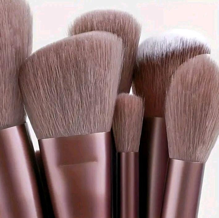 Thumbnail: Cutesy Bundles Set of 13 Professional Makeup Brushes 