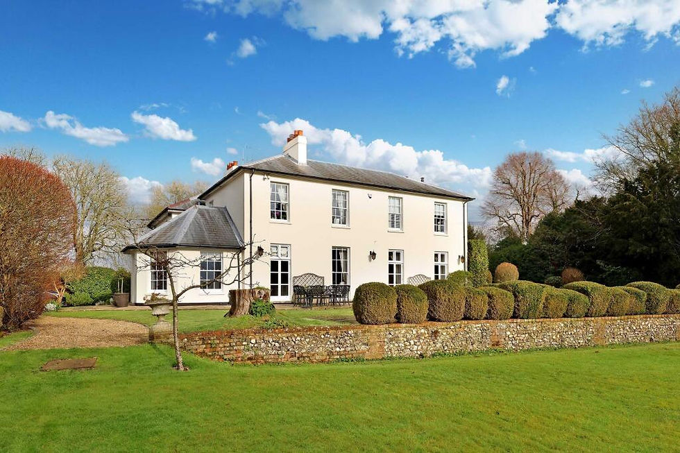 6 bedroom house in Church Road, Penn, HP10