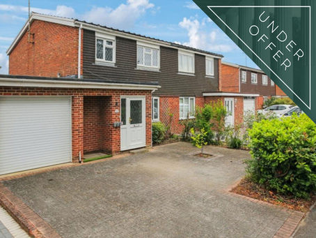 UNDER OFFER - 3 bedroom semi-detached house for Sale, Gorse Ride North, Finchampstead, RG40