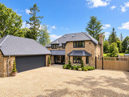 5 bedroom detached house for rent in Finch Lane, Amersham, HP7