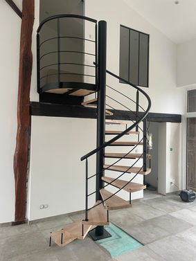 escalier colimaçon et garde corps