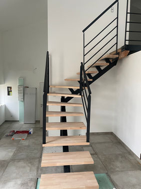 escalier quart tournant avec garde corps décoratif