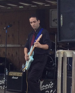 Damian Bonazzoli country guitarist