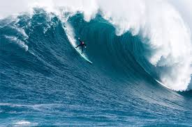 Praia do Norte Big Wave Surfing