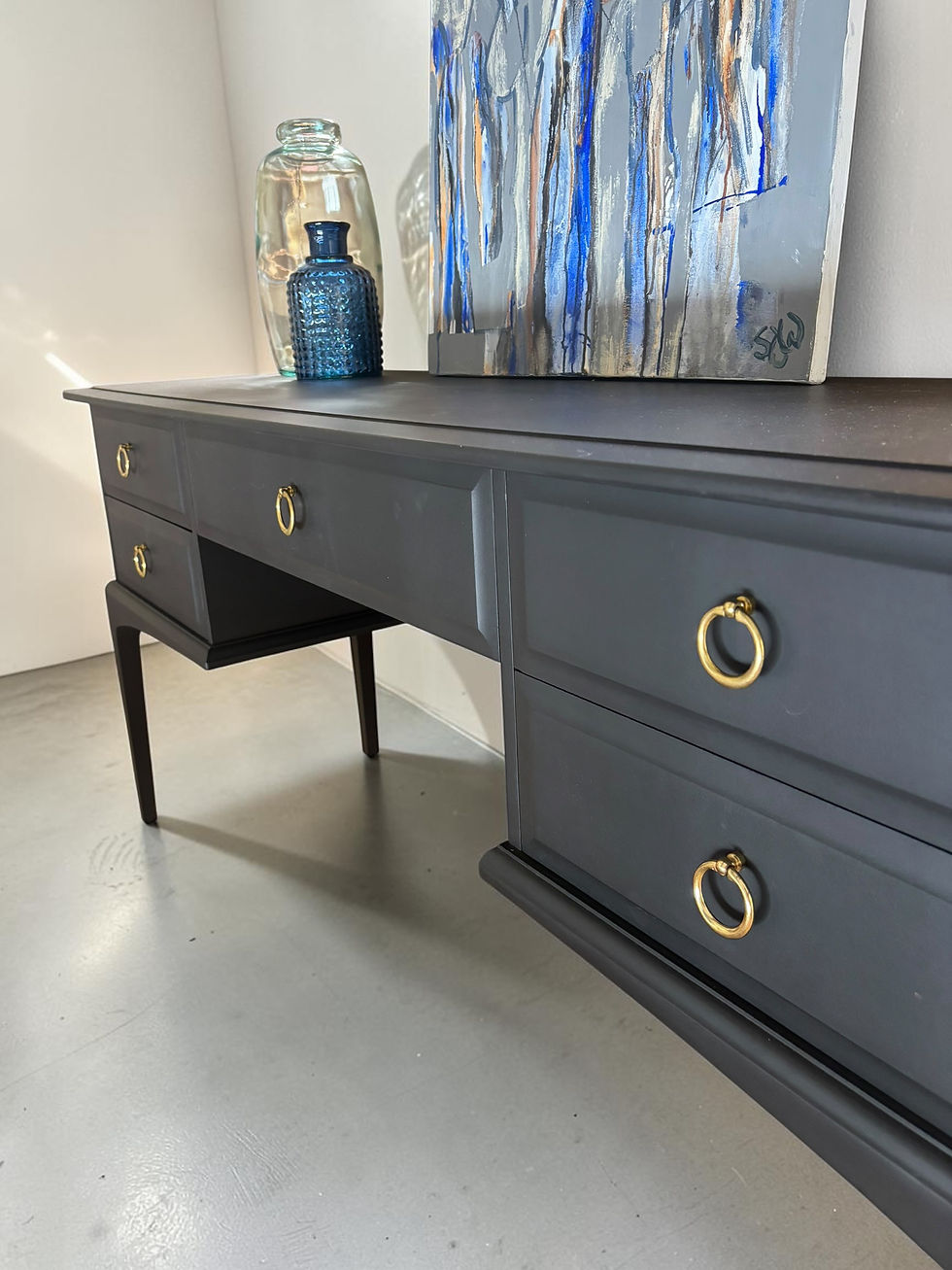Thumbnail: Stag Minstrel Classic Vintage Dressing Table Desk Console Black