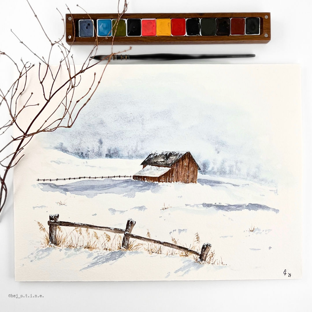Aquarellbild mit idyllischer Schneelandschaft und alter Scheune und Holzzaun
