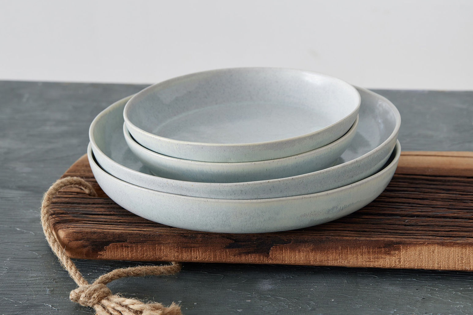 צלחת קרמיקה בעבודת יד בצבע אבן/תכלת, צלחת/קערה בגודל מושלם, עומק מדוייק צבע קלאסי, זוג צלחות מנה עיקרית, זוג צלחות מנה ראשונה